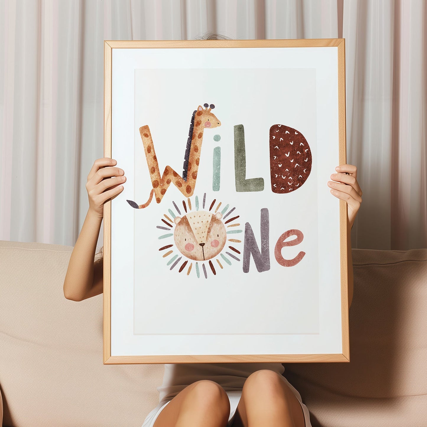 Kinderzimmerbild mit Tieren welche die Wörter Wild One ergeben Bunt