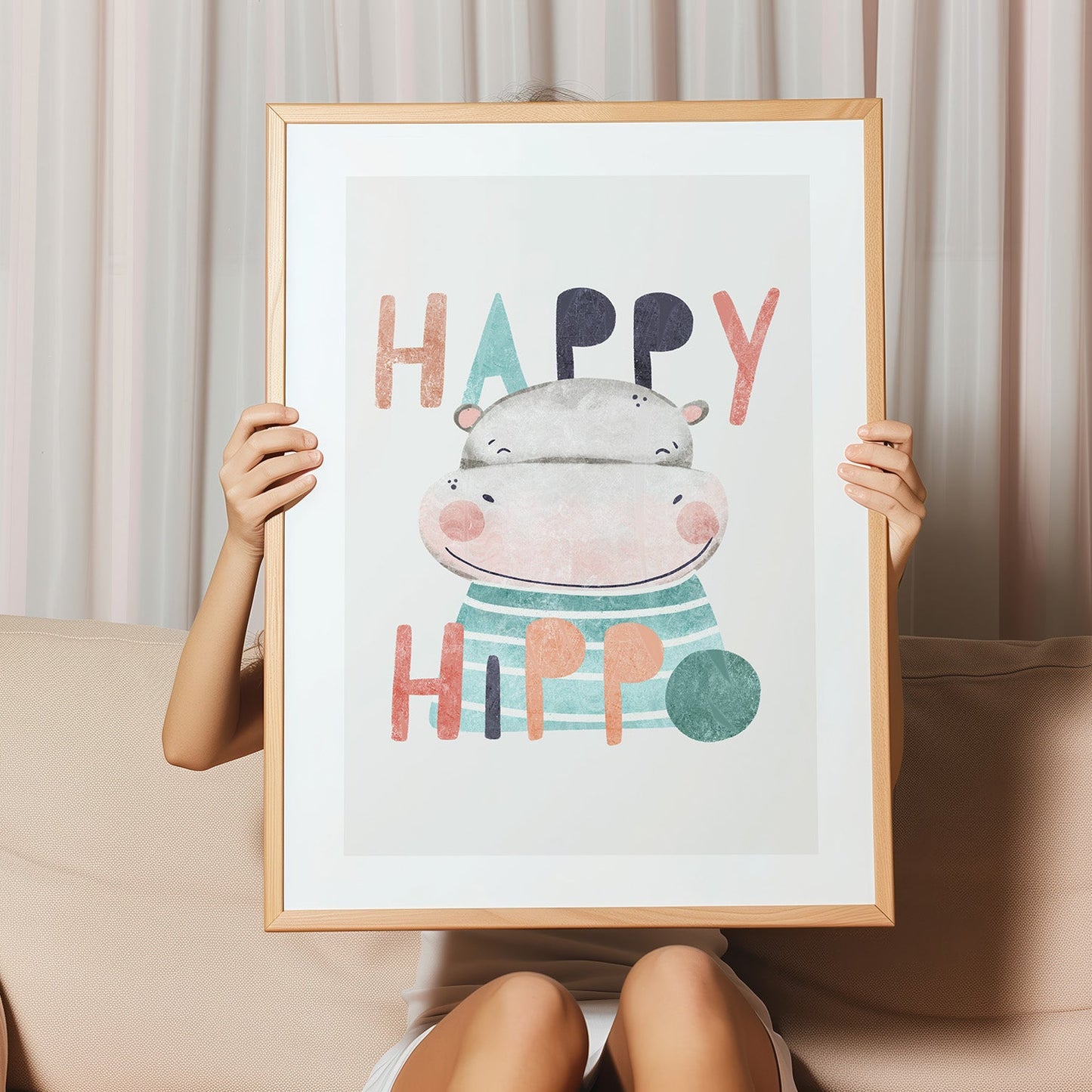 Kinderzimmerbild mit einem Nilpferd und dem Text Happy Hippo- Poster für das Kinderzimmer