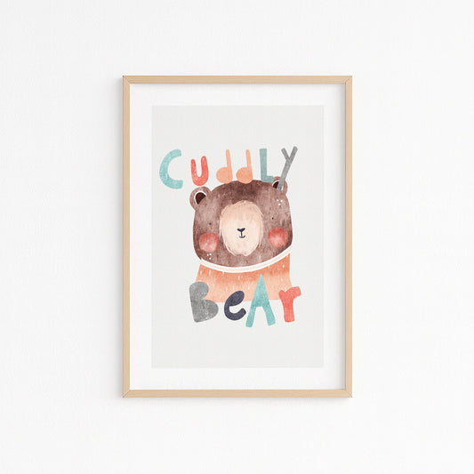 Kinderzimmerbild mit einem Bär und den Text Cuddly bear kinderzimmer poster